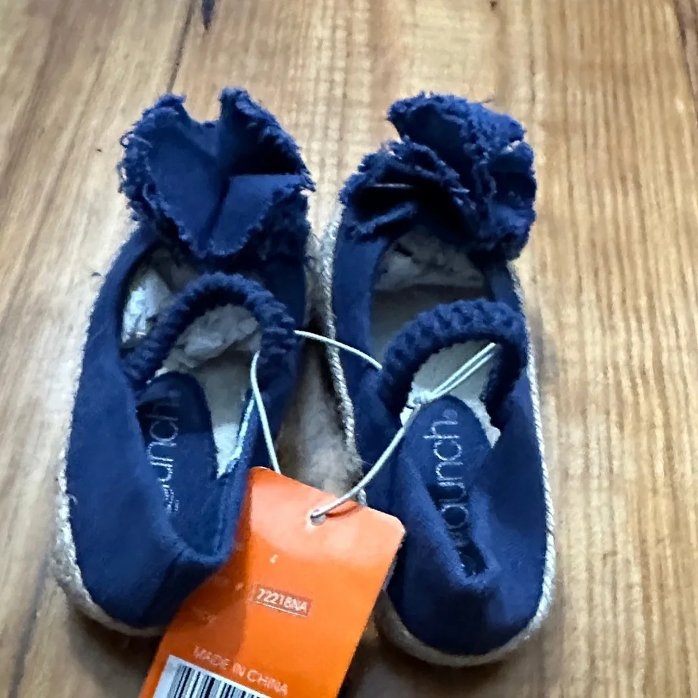 NEW Launch Foot Wear Kids Navy Slippers with Floral Accent
